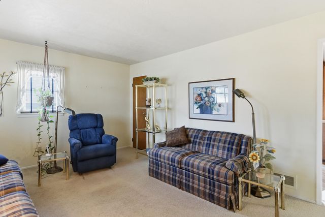 2123 AVENUE N, Council Bluffs, IA 51501