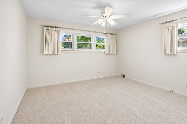 824 N Vail Avenue, Arlington Heights, IL 60004