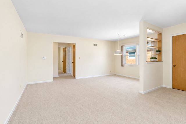824 N Vail Avenue, Arlington Heights, IL 60004