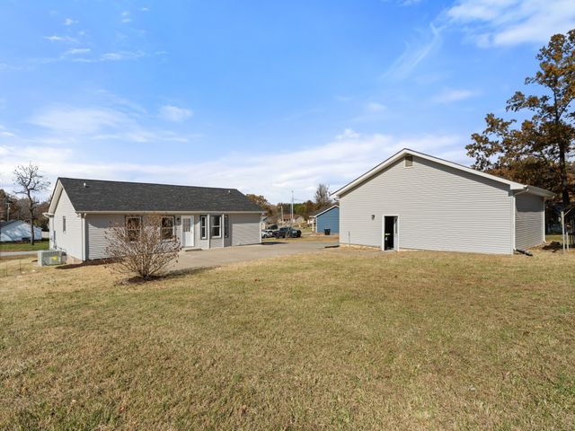 978 Long Beech Dr, Clarksville, TN 37042