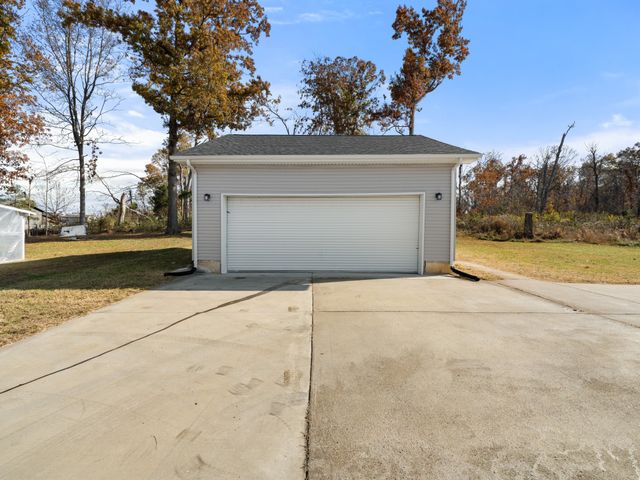 978 Long Beech Dr, Clarksville, TN 37042