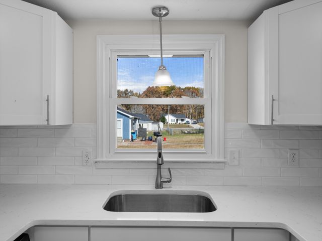 978 Long Beech Dr, Clarksville, TN 37042