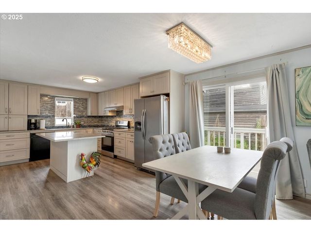 60 RAVEN Ln, Depoe Bay, OR 97341