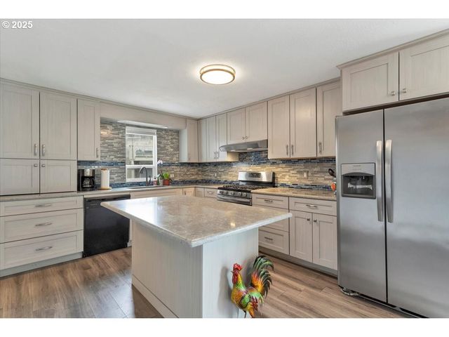 60 RAVEN Ln, Depoe Bay, OR 97341