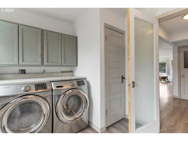 60 RAVEN Ln, Depoe Bay, OR 97341