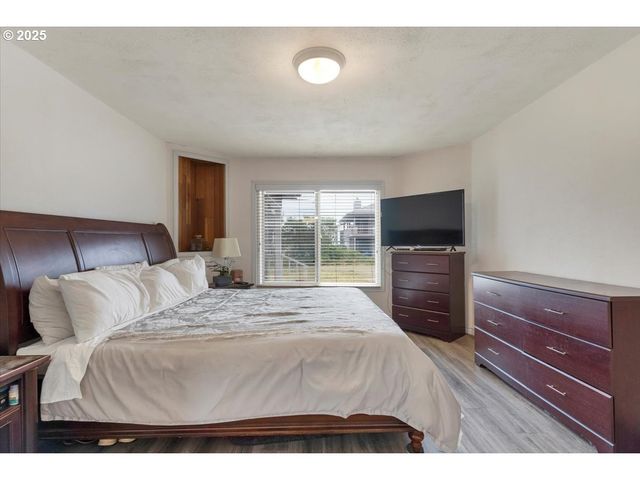 60 RAVEN Ln, Depoe Bay, OR 97341