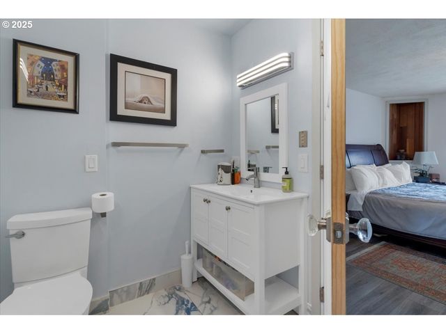 60 RAVEN Ln, Depoe Bay, OR 97341