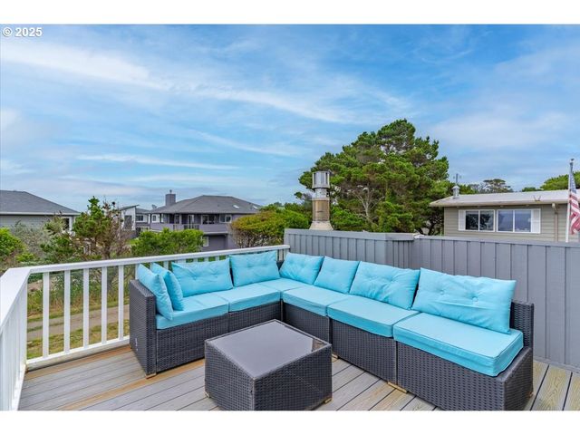 60 RAVEN Ln, Depoe Bay, OR 97341