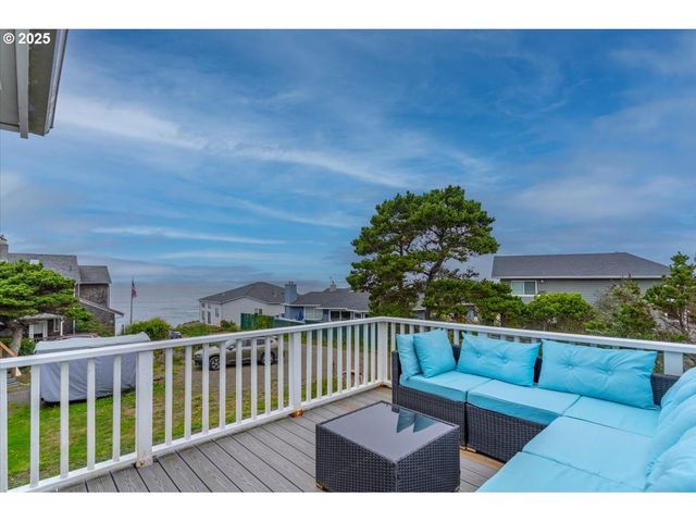 60 RAVEN Ln, Depoe Bay, OR 97341