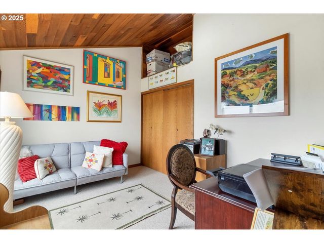 60 RAVEN Ln, Depoe Bay, OR 97341