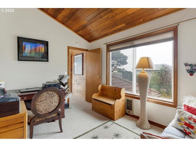 60 RAVEN Ln, Depoe Bay, OR 97341