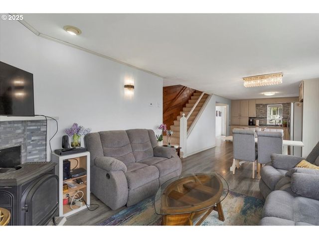 60 RAVEN Ln, Depoe Bay, OR 97341