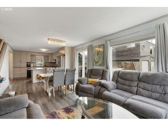 60 RAVEN Ln, Depoe Bay, OR 97341