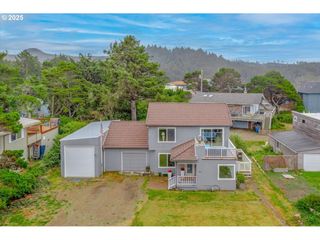 60 RAVEN Ln, Depoe Bay, OR 97341