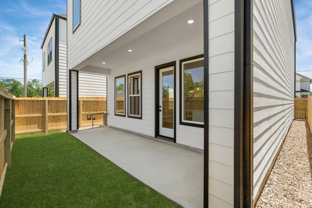 2206 Mansfield, Houston, TX 77091