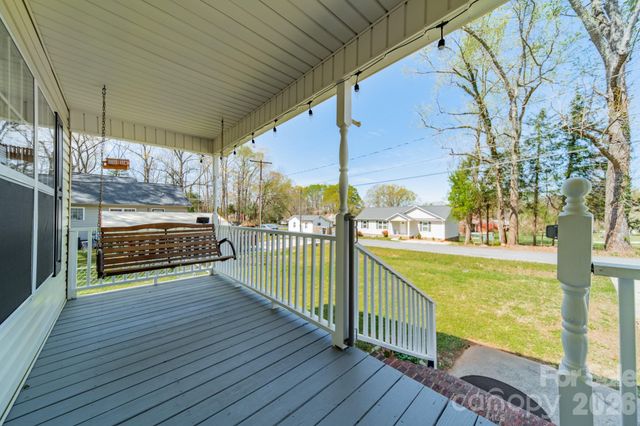 1015 S Walnut Street, Kannapolis, NC 28081