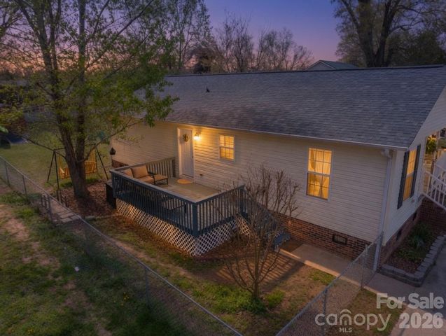 1015 S Walnut Street, Kannapolis, NC 28081