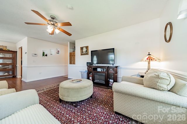 1015 S Walnut Street, Kannapolis, NC 28081