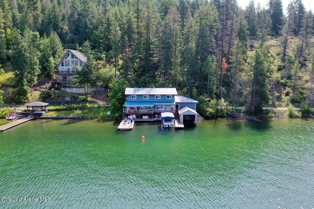 250 E Bottle Bay Rd, Sagle, ID 83860
