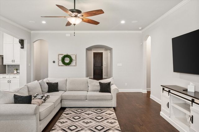 312 Equestrian Drive, Waxahachie, TX 75165