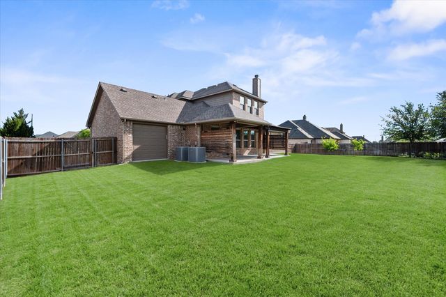 312 Equestrian Drive, Waxahachie, TX 75165