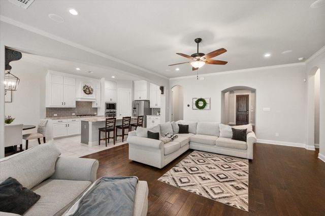 312 Equestrian Drive, Waxahachie, TX 75165