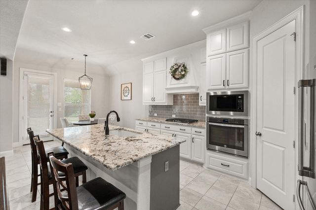 312 Equestrian Drive, Waxahachie, TX 75165