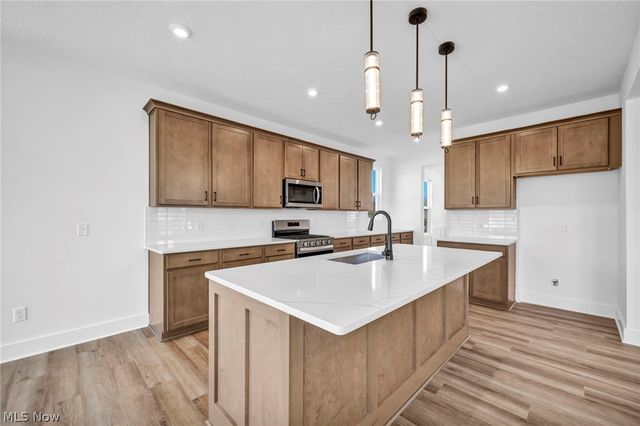 3612 Great Windsor Lane, Green, OH 44685