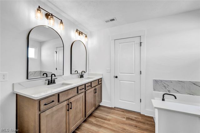 3612 Great Windsor Lane, Green, OH 44685