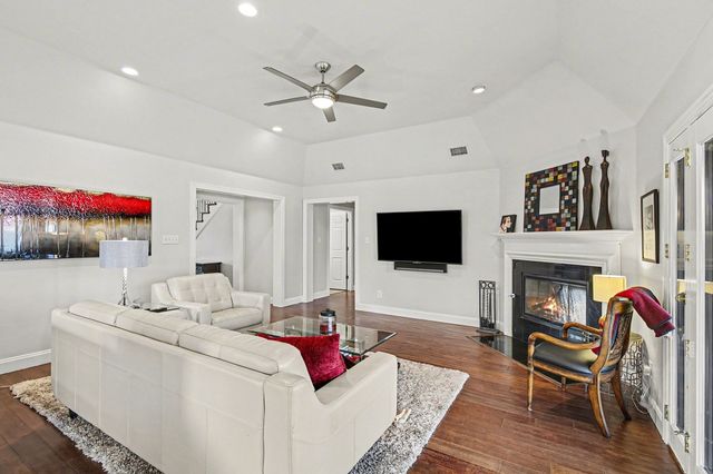 3538 Mercury Drive, Grapevine, TX 76051