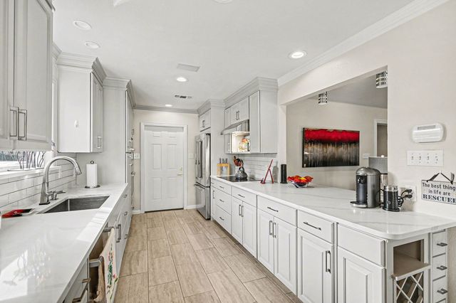 3538 Mercury Drive, Grapevine, TX 76051