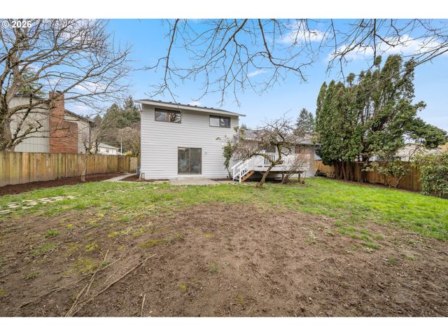 195 Nw PHYLLIS Ct, Gresham, OR 97030