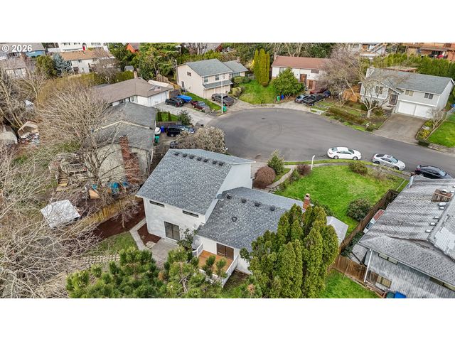 195 Nw PHYLLIS Ct, Gresham, OR 97030