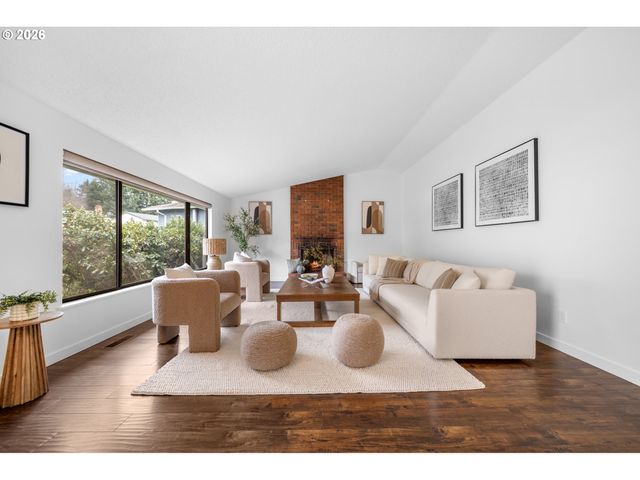 195 Nw PHYLLIS Ct, Gresham, OR 97030