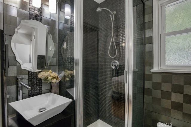 1045 Sierra Madre Villa, Pasadena, CA 91107