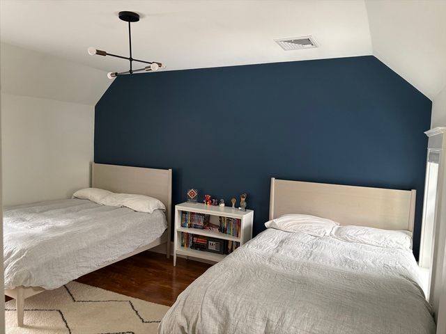 91 Eliot St, Brookline, MA 02467