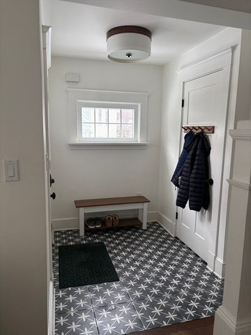 91 Eliot St, Brookline, MA 02467