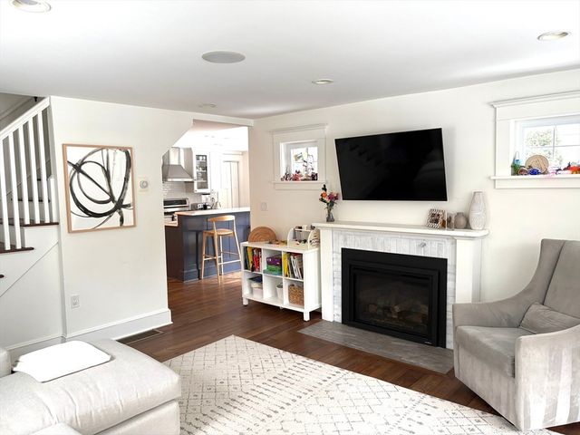 91 Eliot St, Brookline, MA 02467