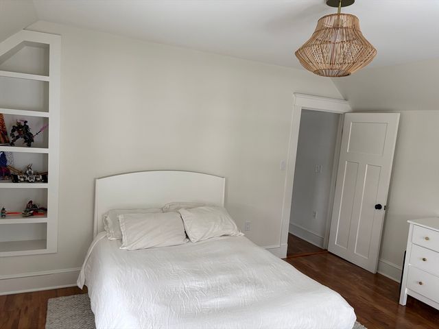 91 Eliot St, Brookline, MA 02467