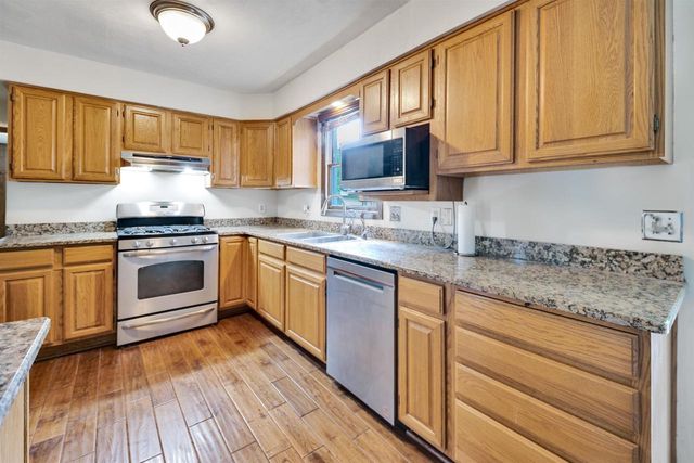 1289 Crossing Ridge Trail, Sun Prairie, WI 53590