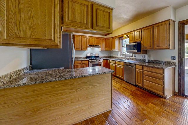 1289 Crossing Ridge Trail, Sun Prairie, WI 53590
