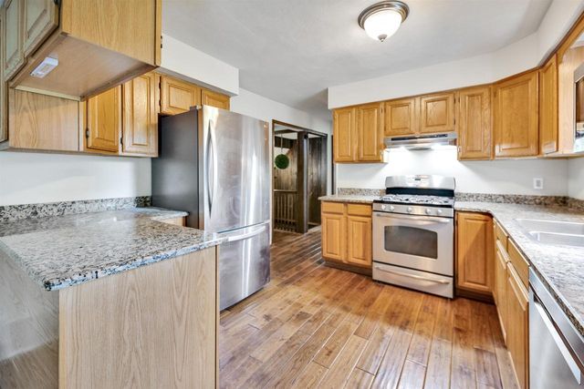 1289 Crossing Ridge Trail, Sun Prairie, WI 53590