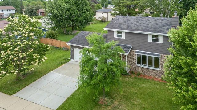 1289 Crossing Ridge Trail, Sun Prairie, WI 53590