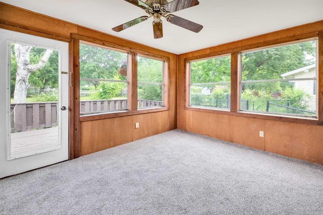 1289 Crossing Ridge Trail, Sun Prairie, WI 53590