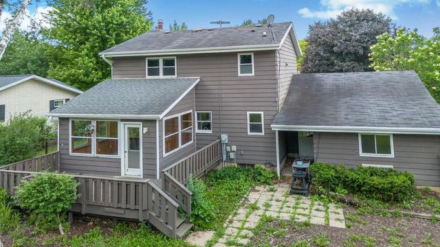 1289 Crossing Ridge Trail, Sun Prairie, WI 53590