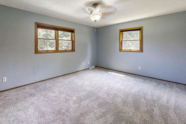 1289 Crossing Ridge Trail, Sun Prairie, WI 53590