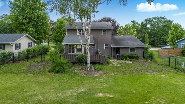 1289 Crossing Ridge Trail, Sun Prairie, WI 53590