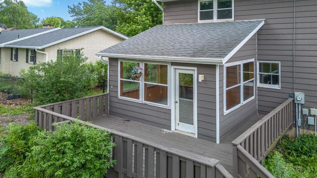 1289 Crossing Ridge Trail, Sun Prairie, WI 53590