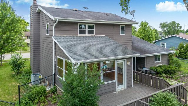 1289 Crossing Ridge Trail, Sun Prairie, WI 53590