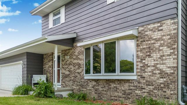 1289 Crossing Ridge Trail, Sun Prairie, WI 53590